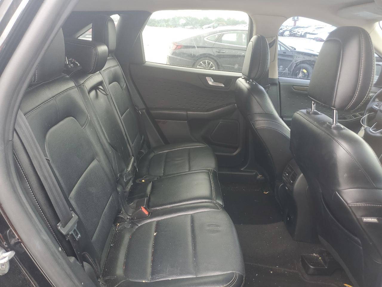 FORD ESCAPE TITANIUM