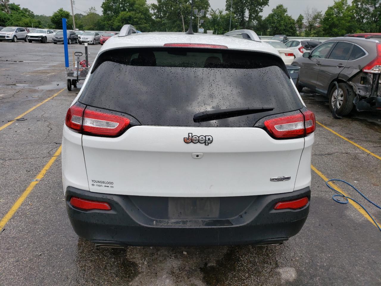 1C4PJLCS6GW230482 2016 Jeep Cherokee Latitude