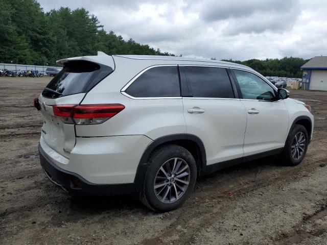 VIN 5TDJZRFH6KS605314 2019 Toyota Highlander, SE no.3