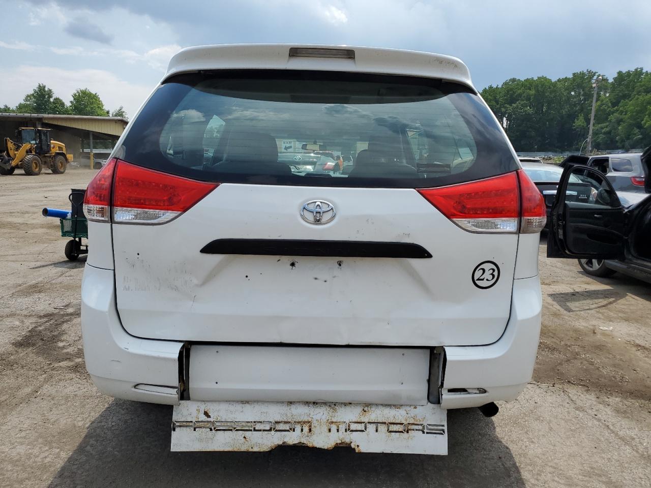 5TDZK3DC8ES452483 2014 Toyota Sienna