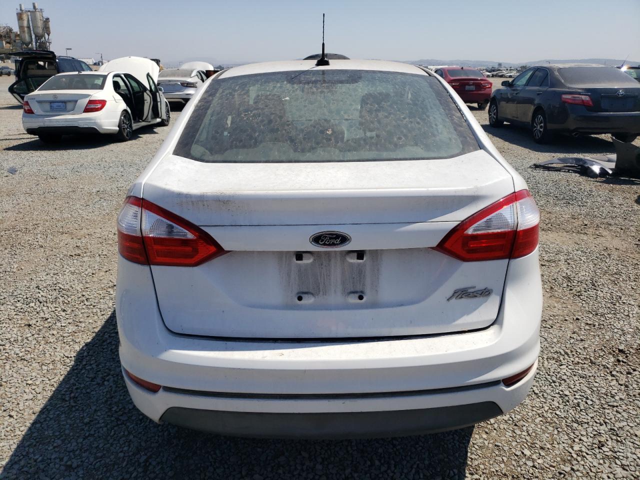 2015 Ford Fiesta S vin: 3FADP4AJ8FM186863