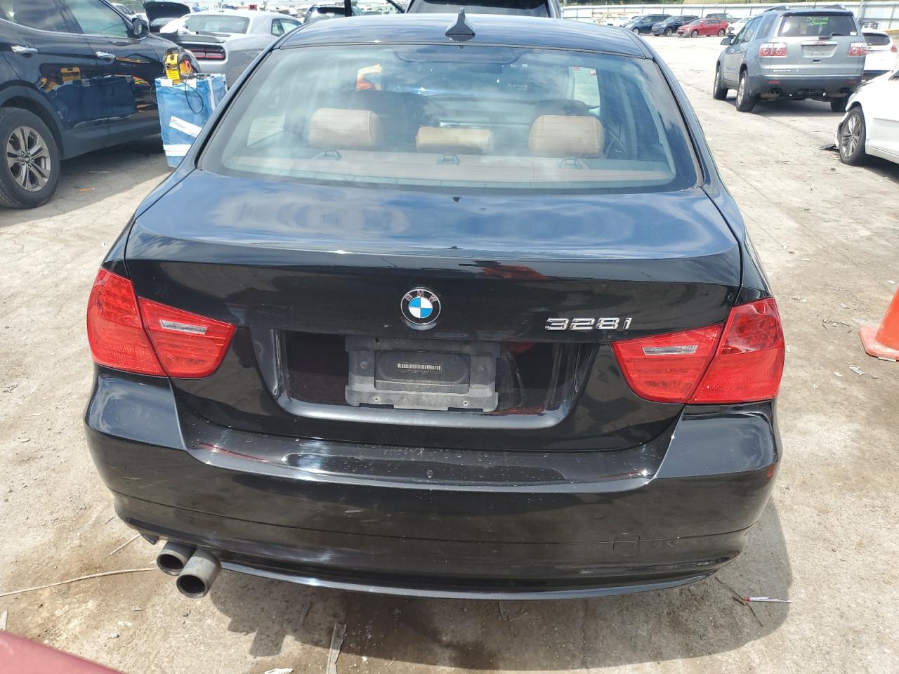 WBAPH7C54BE125979 2011 BMW 328 I