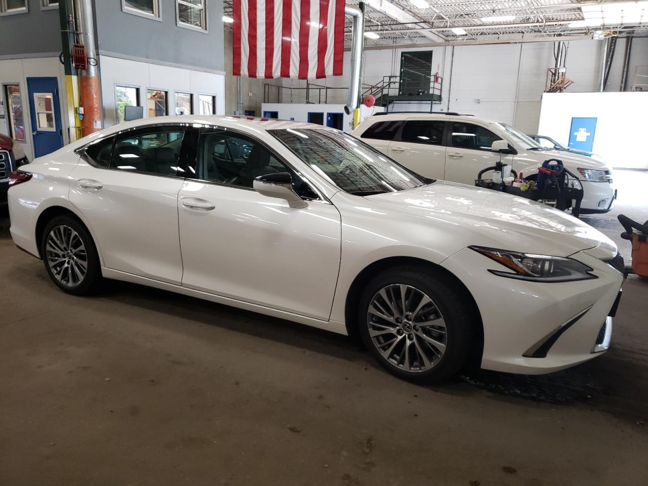 Lot #2935892832 2020 LEXUS ES 350