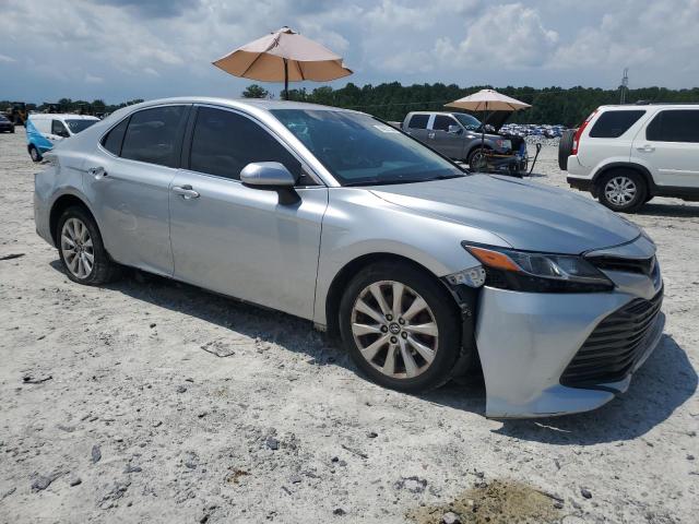 VIN 4T1B11HK0JU018568 2018 Toyota Camry, L no.4