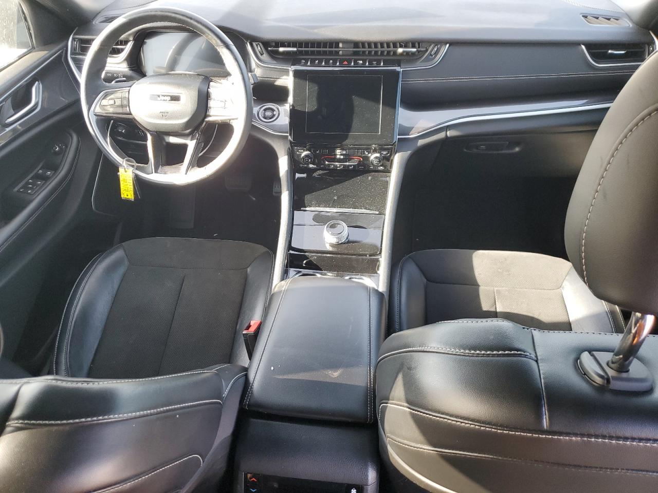 1C4RJJAG6M8152586 2021 Jeep Grand Cherokee L Laredo