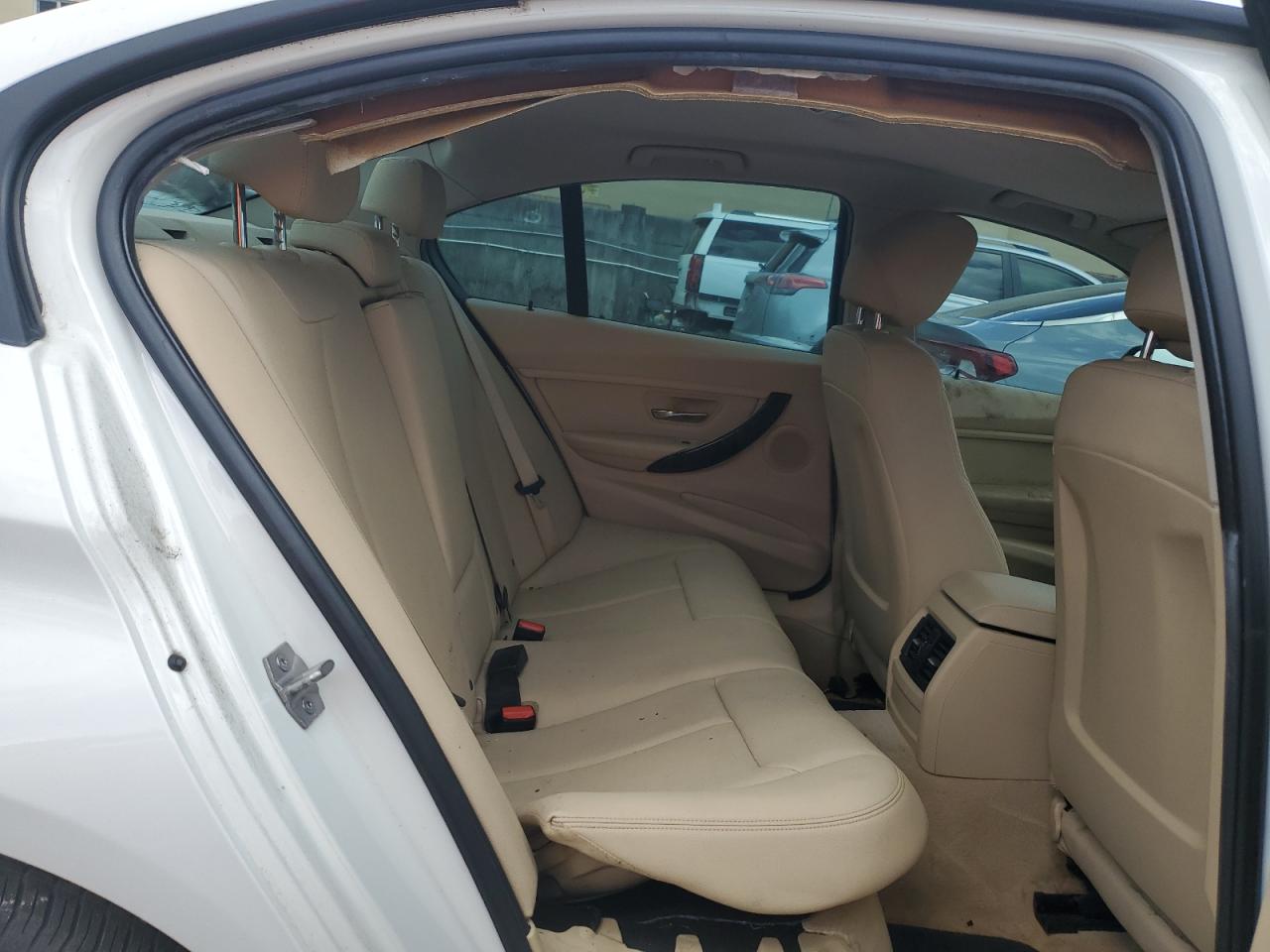 WBA3B1G54FNT04276 2015 BMW 320 I