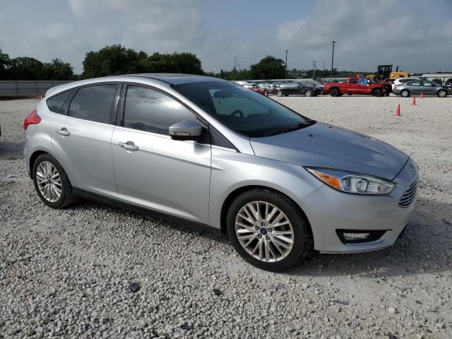 VIN 1FADP3N27JL241679 2018 Ford Focus, Titanium no.4