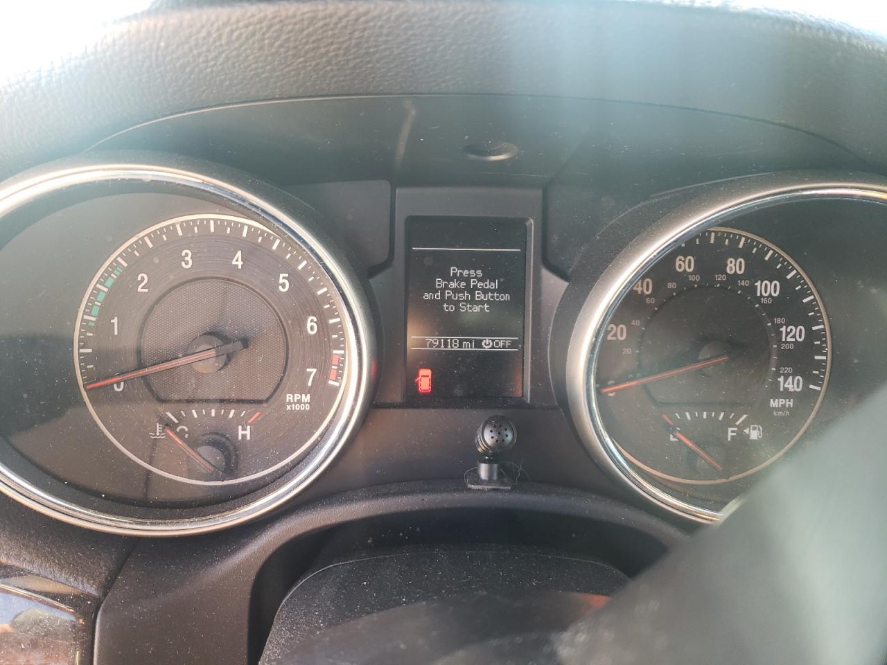 1J4RR4GG5BC521492 2011 Jeep Grand Cherokee Laredo