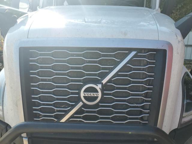 2023 VOLVO VN VNL #3304490436