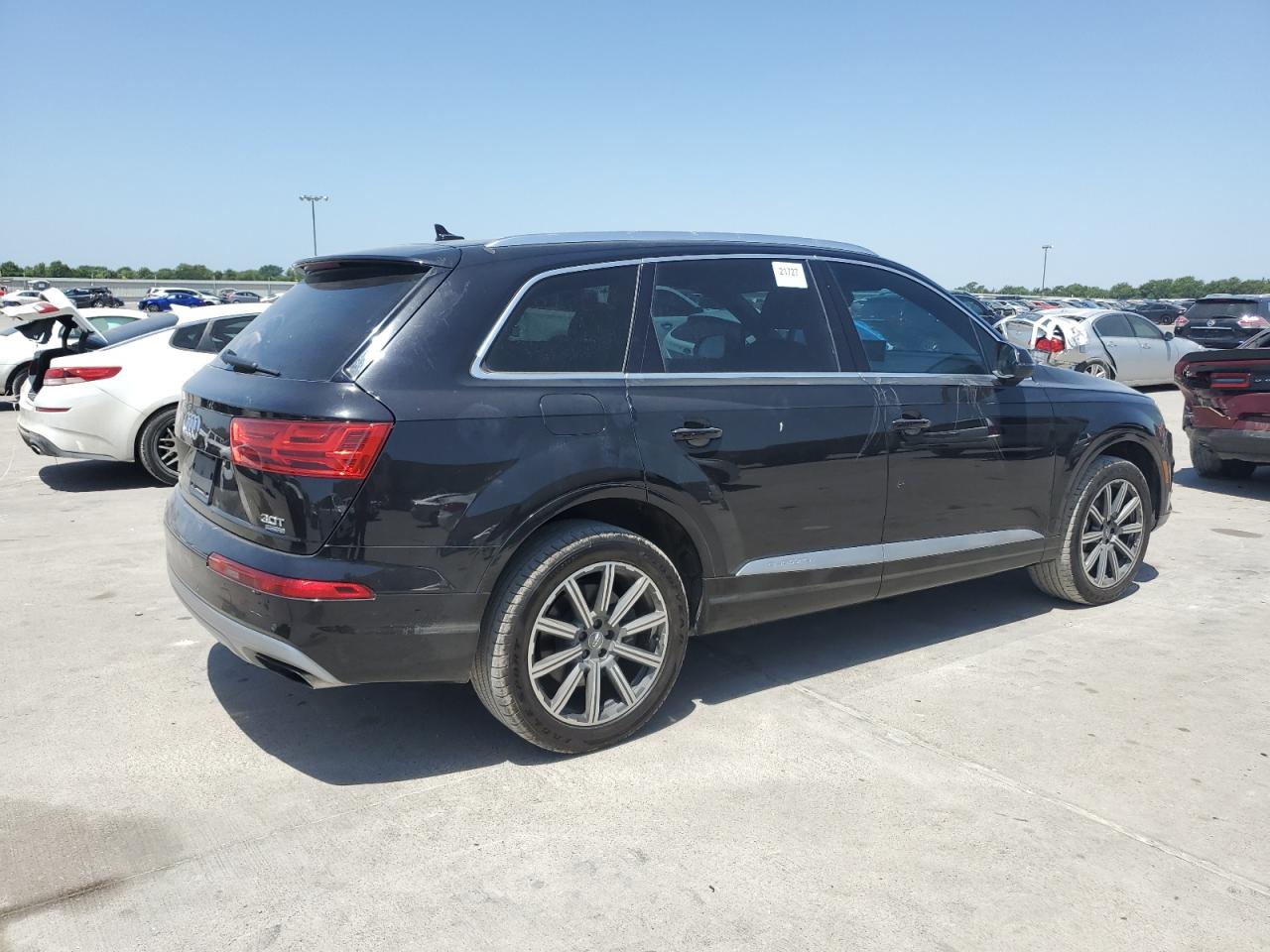 2017 Audi Q7 Premium Plus vin: WA1LAAF71HD022656