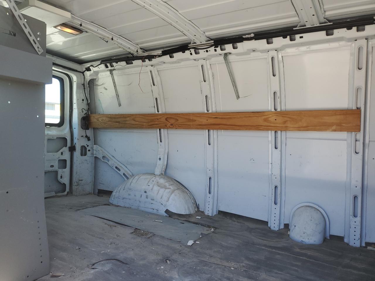 1GCWGFCB9C1119010 2012 Chevrolet Express G2500