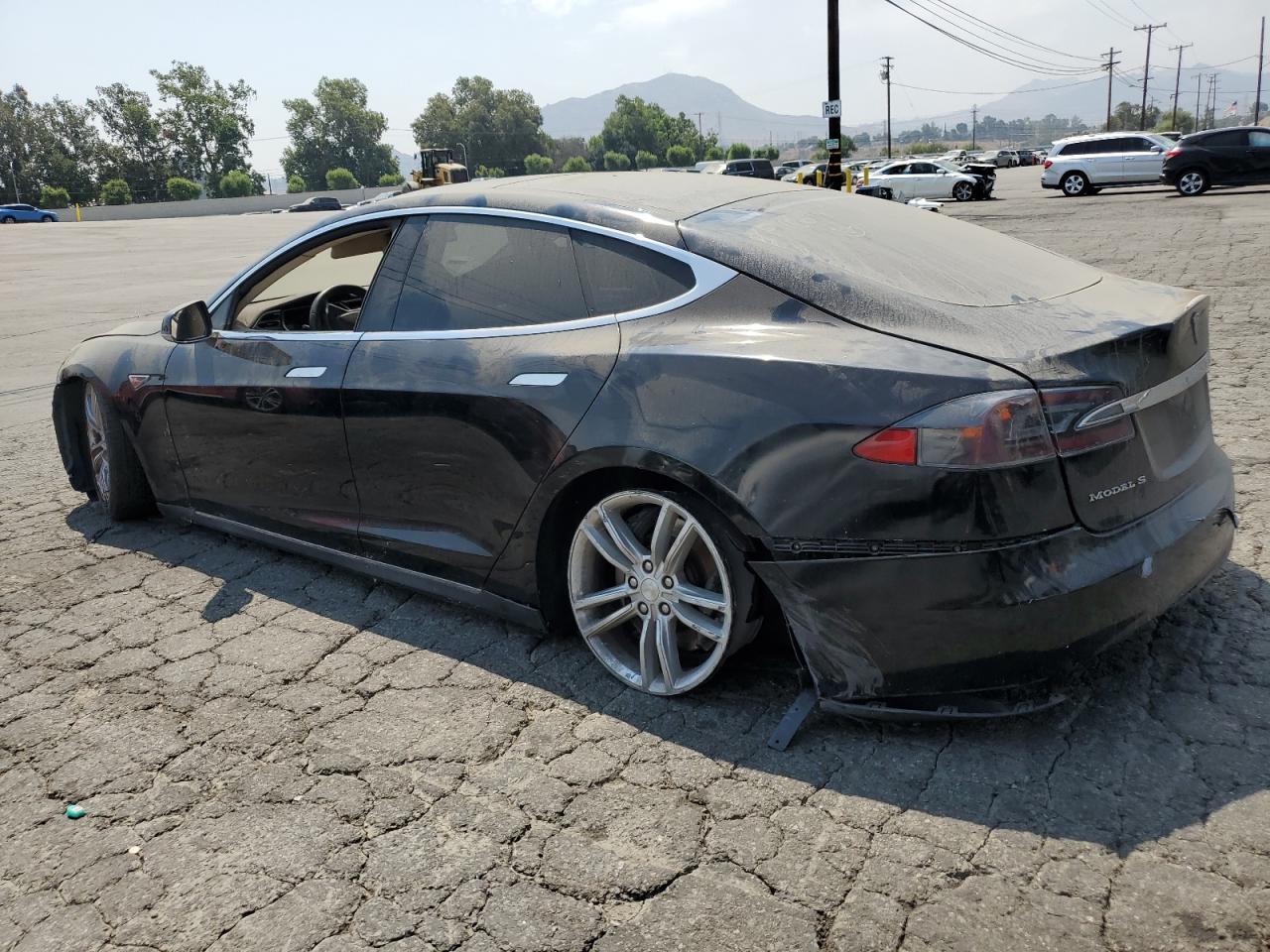 2013 Tesla Model S vin: 5YJSA1AC4DFP10644