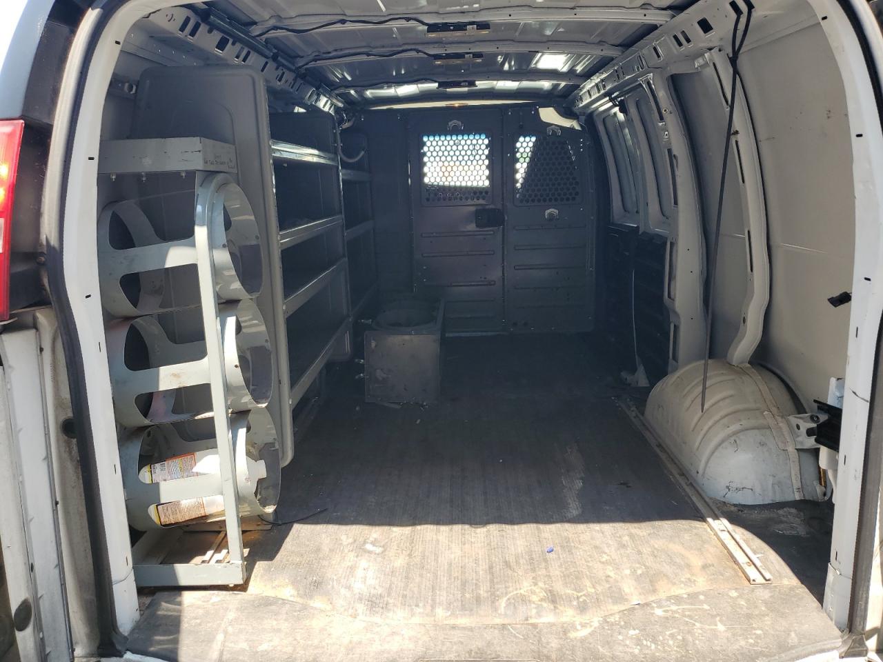 1GCWGAFF8H1320471 2017 Chevrolet Express G2500