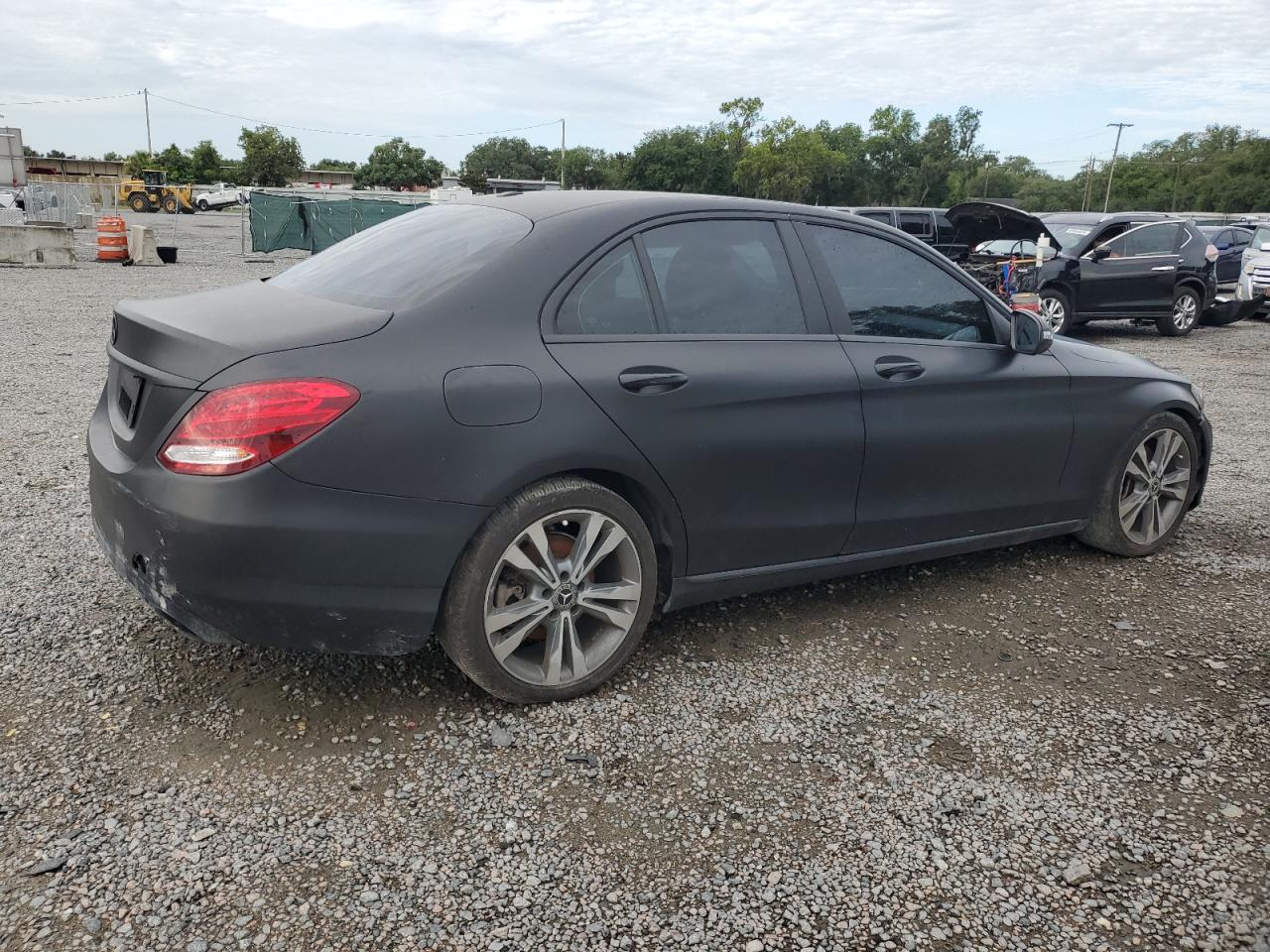 2017 Mercedes-Benz C 300 vin: 55SWF4JB0HU215521