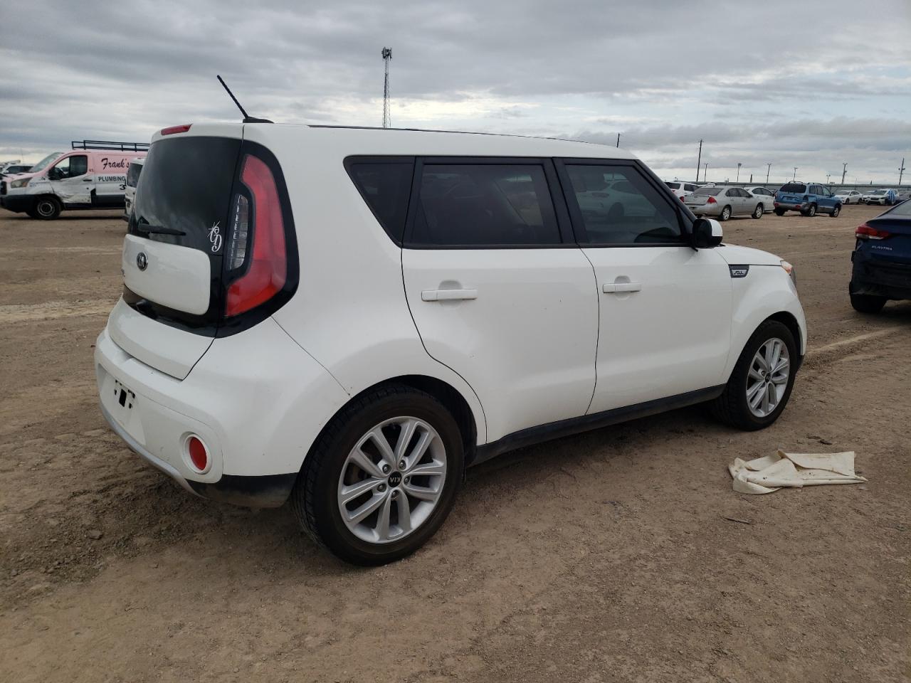 KNDJP3A52J7903948 2018 Kia Soul +