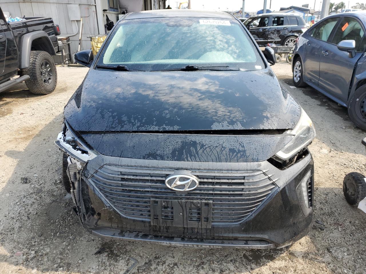 2018 Hyundai Ioniq Limited vin: KMHC85LC1JU064952