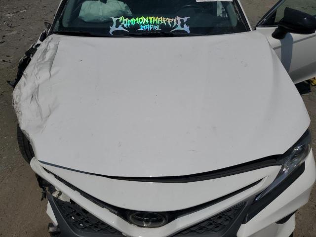 VIN 4T1B11HK2JU062345 2018 Toyota Camry, L no.11