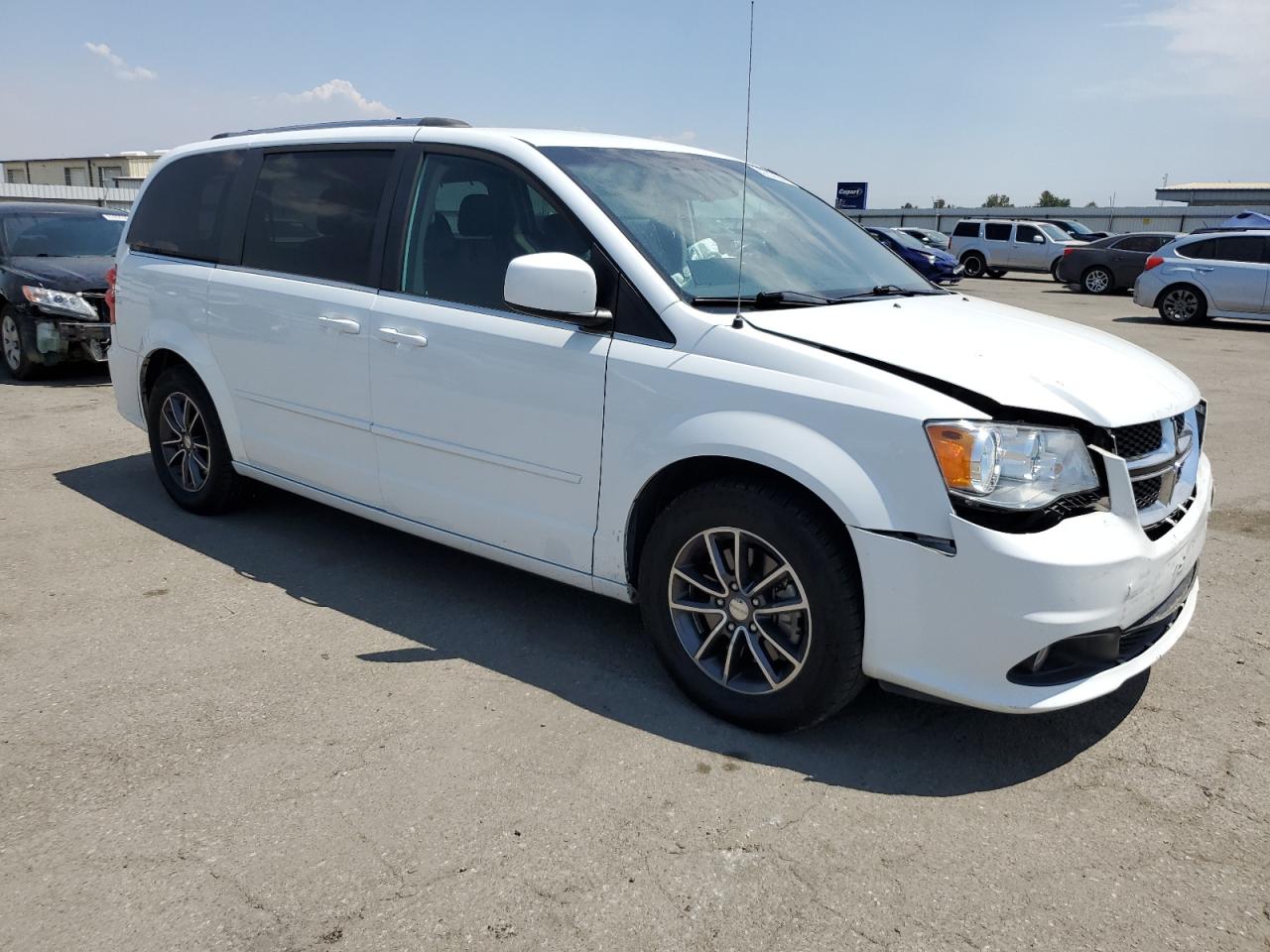 2017 Dodge Grand Caravan Sxt vin: 2C4RDGCG1HR705890