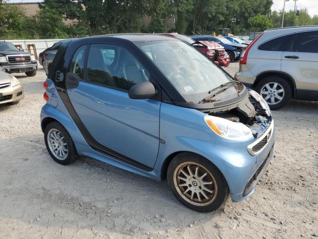 VIN WMEEJ9AA8DK696844 2013 Smart Fortwo no.4