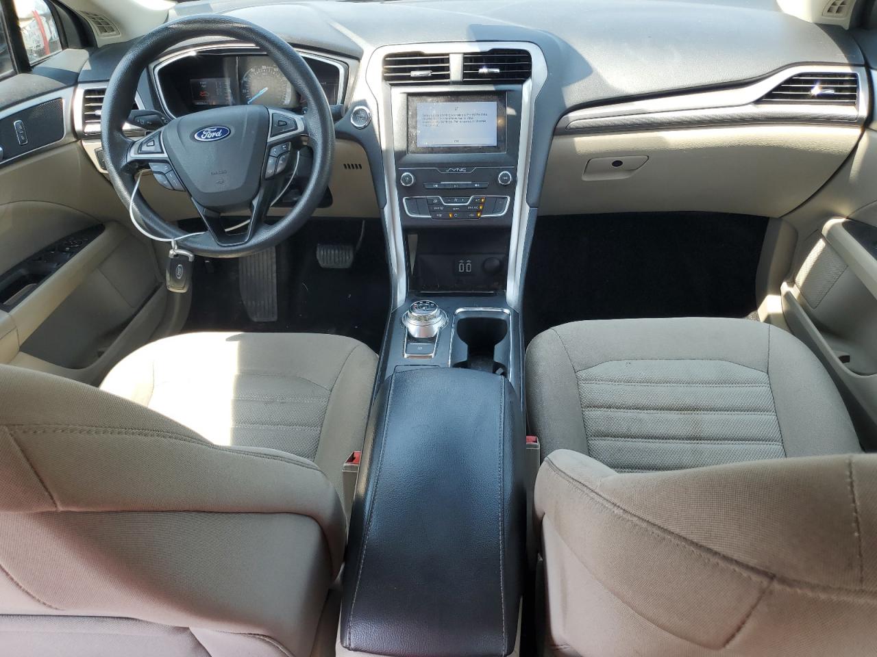 3FA6P0HD9KR159556 2019 Ford Fusion Se