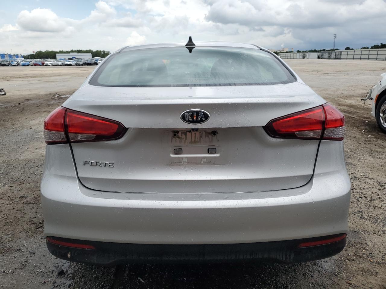 3KPFL4A73HE006320 2017 Kia Forte Lx