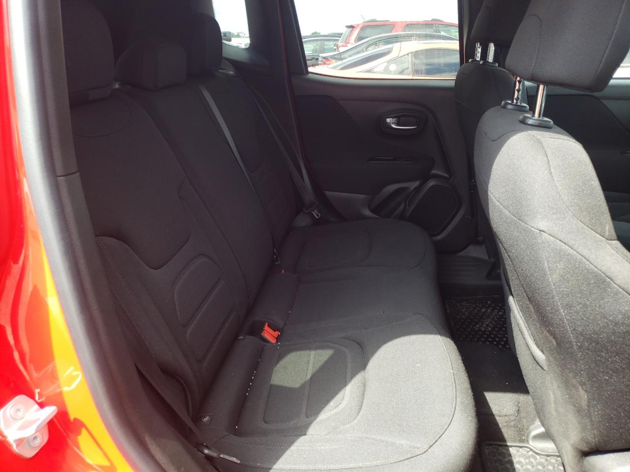 ZACNJABB1KPK32995 2019 Jeep Renegade Latitude