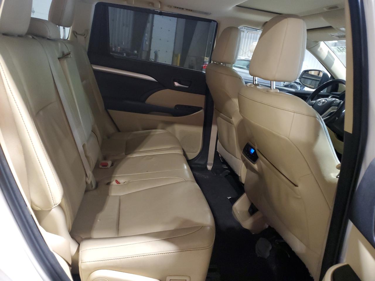 5TDJKRFH9FS073552 2015 Toyota Highlander Xle