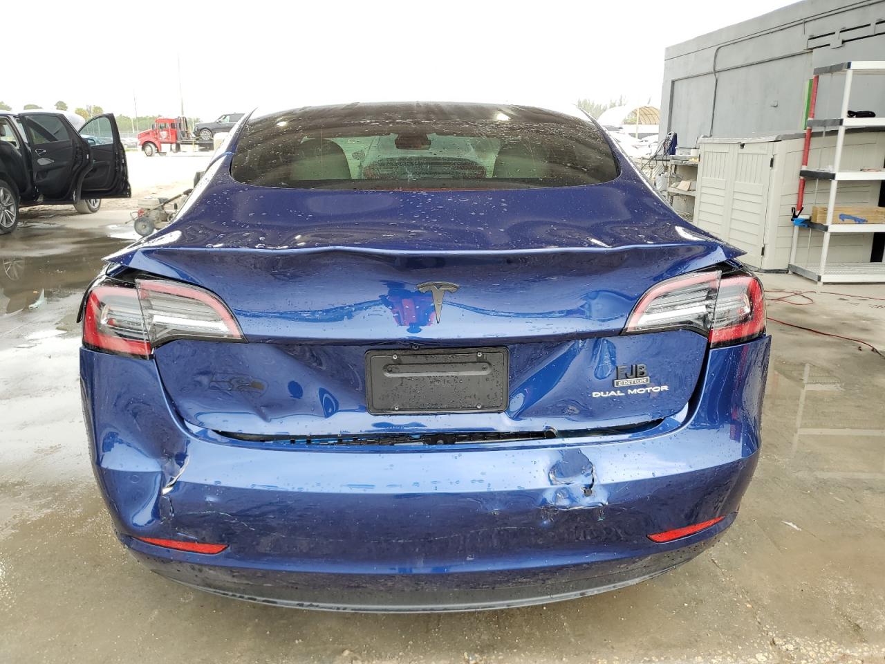 5YJ3E1EB8NF114643 2022 Tesla Model 3