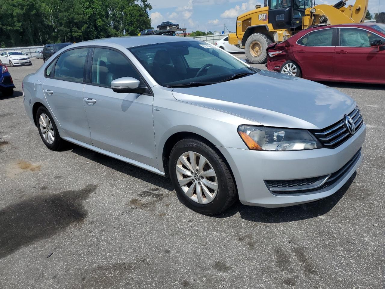 2015 Volkswagen Passat S vin: 1VWAT7A39FC005585