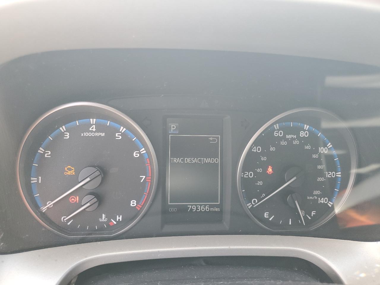 2T3ZFREV0HW388725 2017 Toyota Rav4 Le