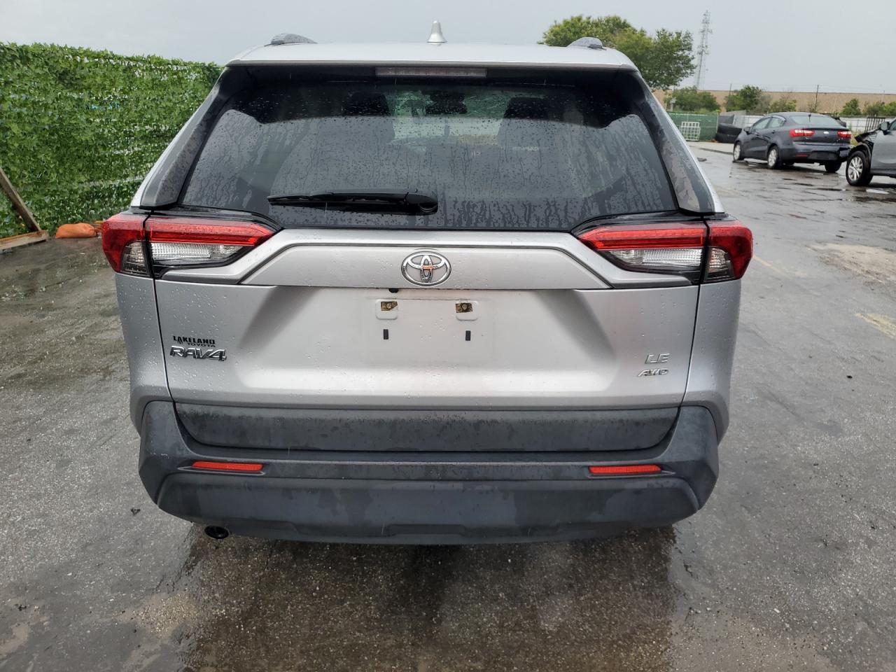 2019 Toyota Rav4 Le vin: JTMF1RFV6KJ014593