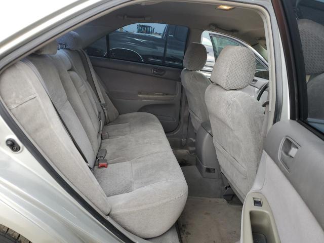 2003 Toyota Camry Le VIN: 4T1BE32K83U750572 Lot: 63145104