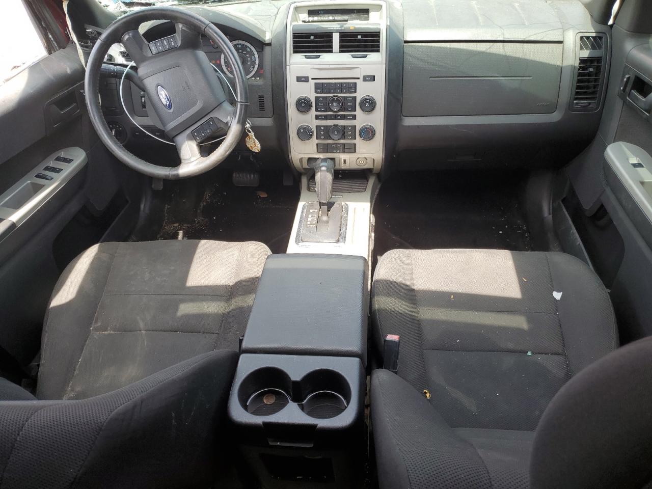 1FMCU0D72AKB92743 2010 Ford Escape Xlt