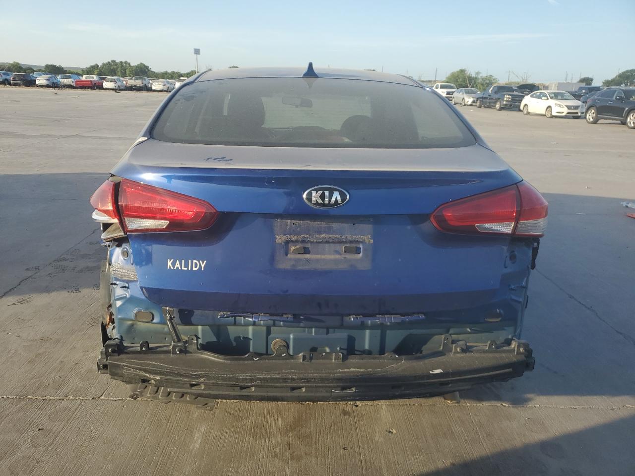 3KPFK4A71HE139905 2017 Kia Forte Lx