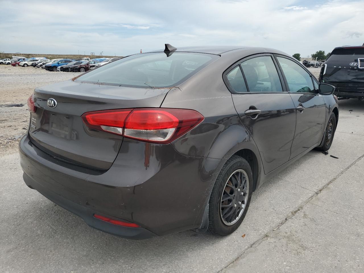 2017 Kia Forte Lx vin: 3KPFK4A76HE042490