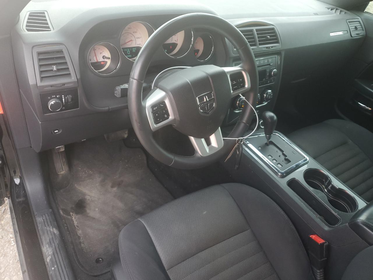 2C3CDYAG5DH700372 2013 Dodge Challenger Sxt