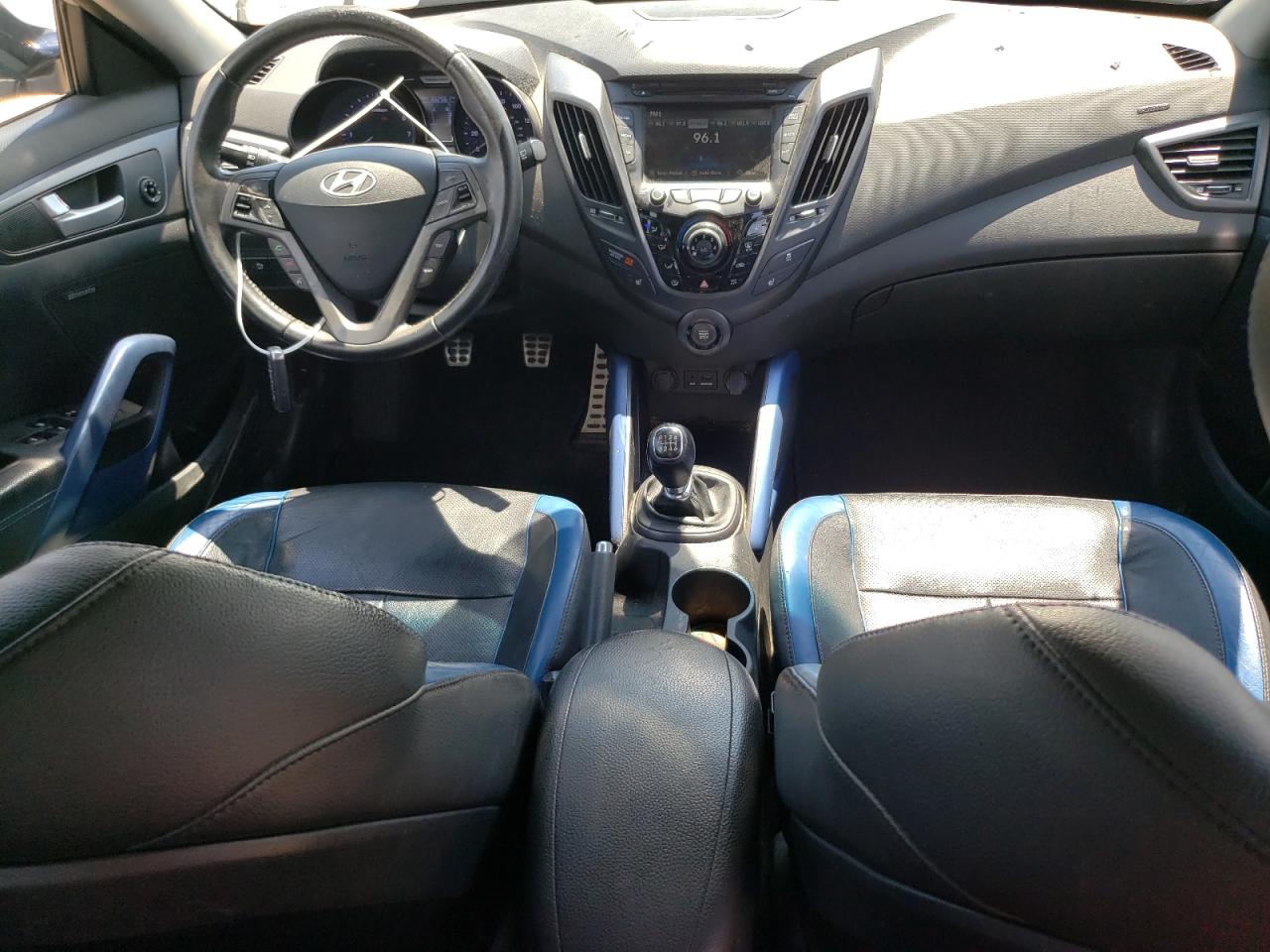 KMHTC6AE2DU157542 2013 Hyundai Veloster Turbo