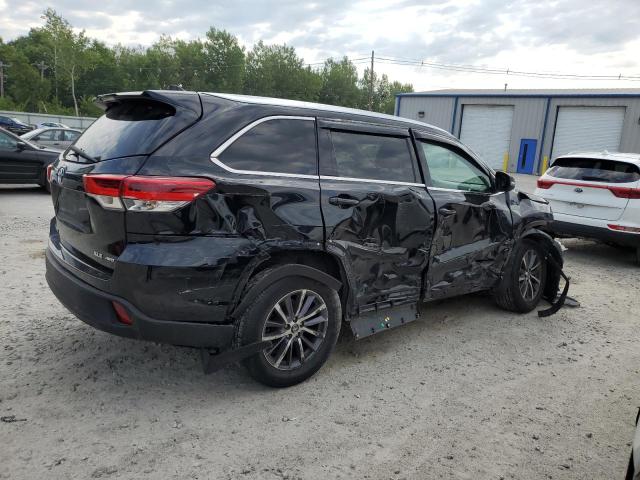 VIN 5TDJZRFH2JS527855 2018 Toyota Highlander, SE no.3