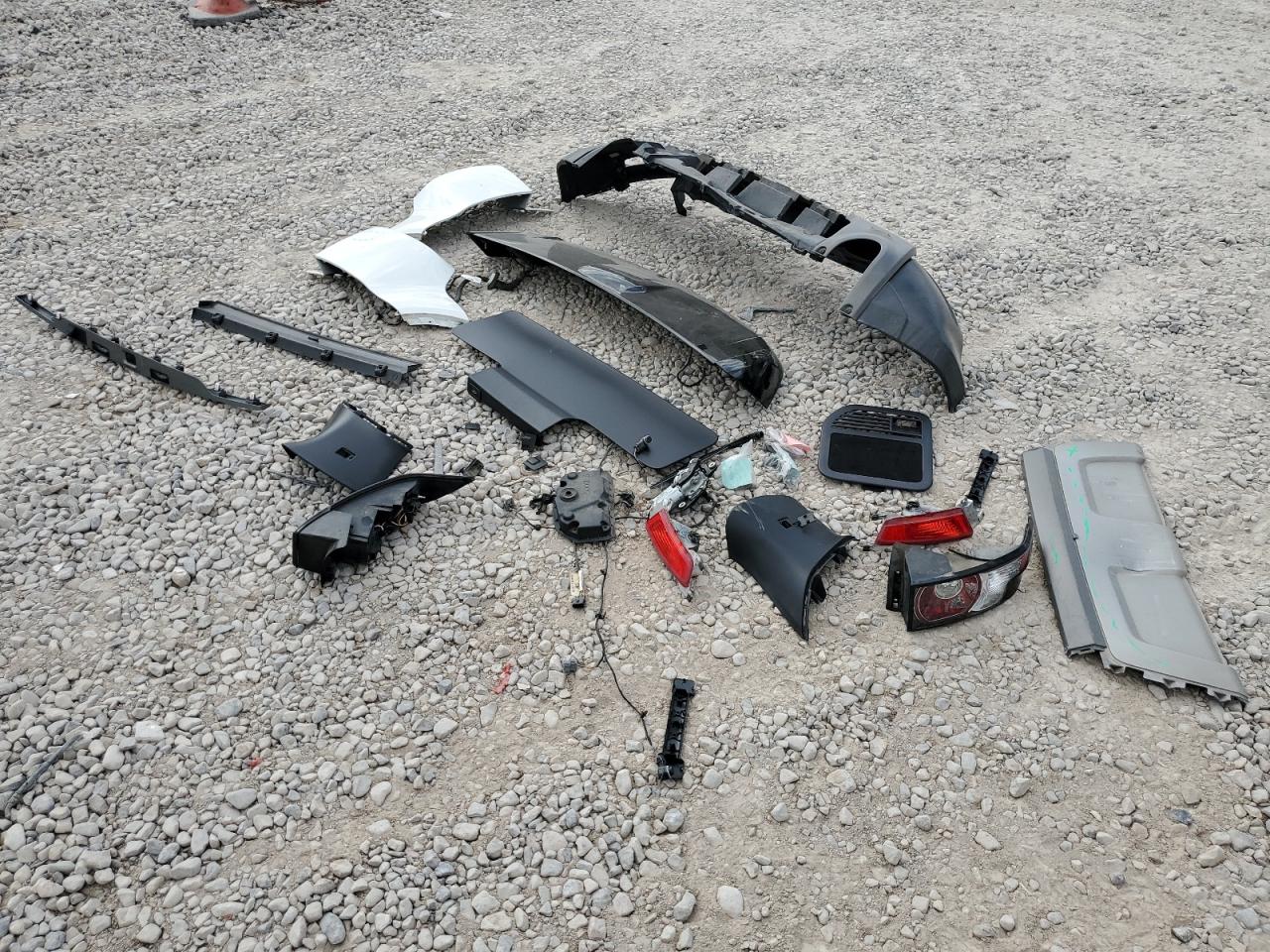 SALVR2BGXDH841860 2013 Land Rover Range Rover Evoque Pure Premium