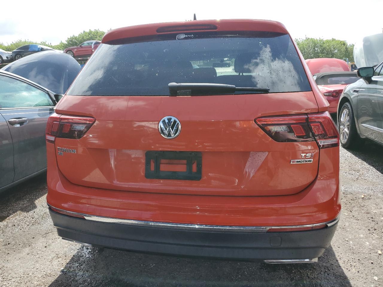 3VV2B7AX4JM132007 2018 Volkswagen Tiguan Se