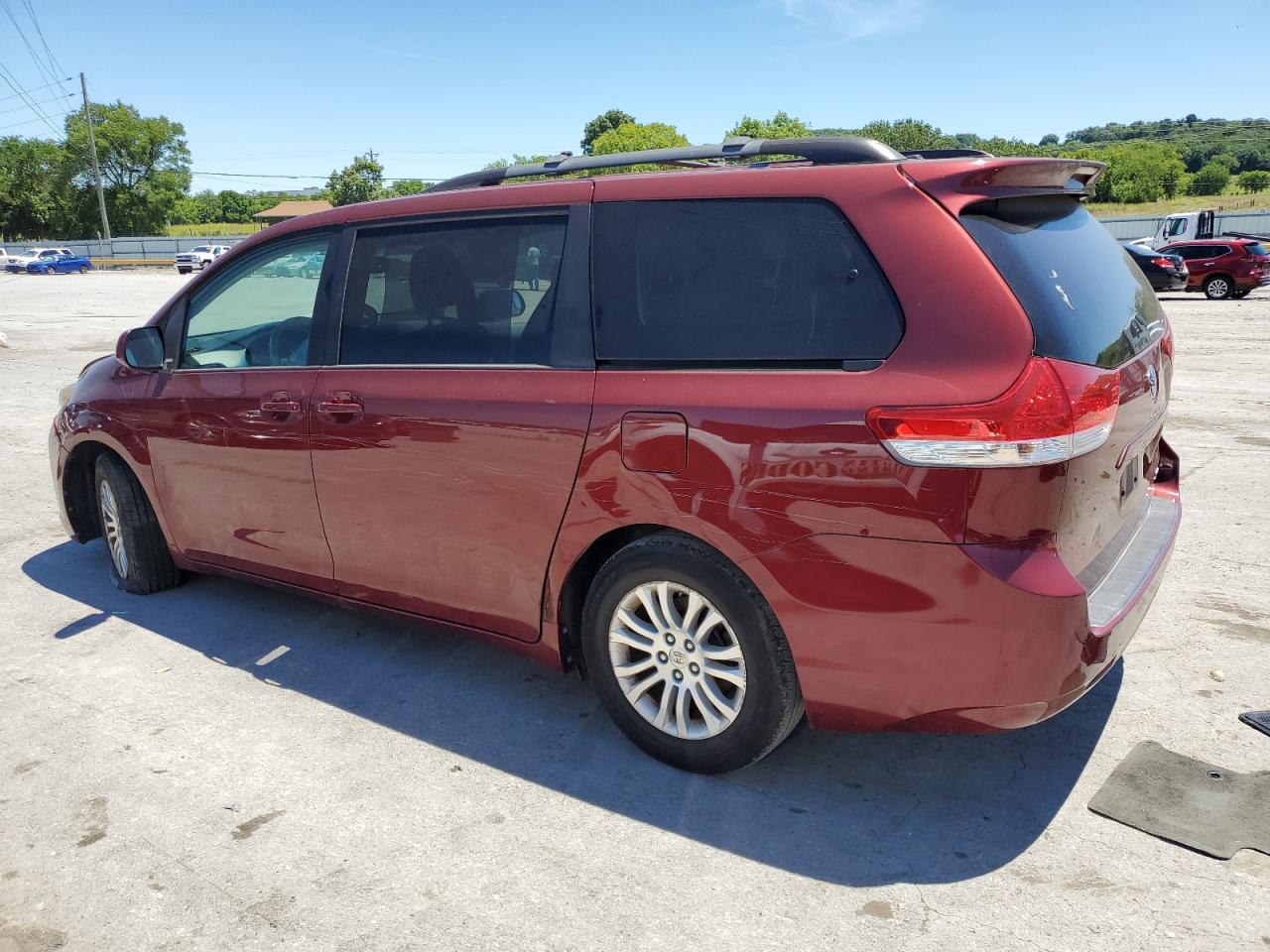 2014 Toyota Sienna Xle vin: 5TDYK3DC8ES521068