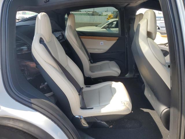 2019 Tesla Model X VIN: 5YJXCBE28KF204240 Lot: 61353884