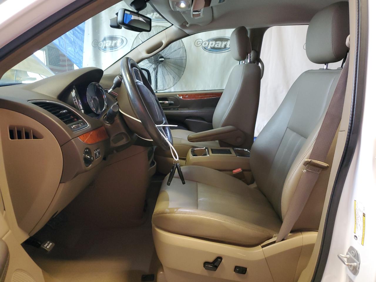 2C4RC1CG8FR618811 2015 Chrysler Town & Country Touring L