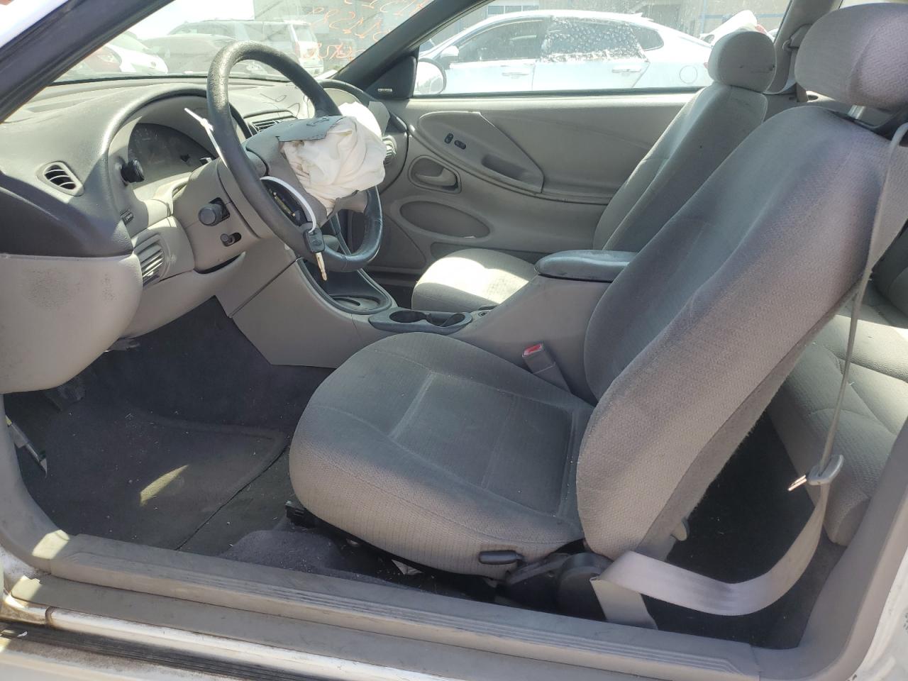 1FAFP4046YF311589 2000 Ford Mustang