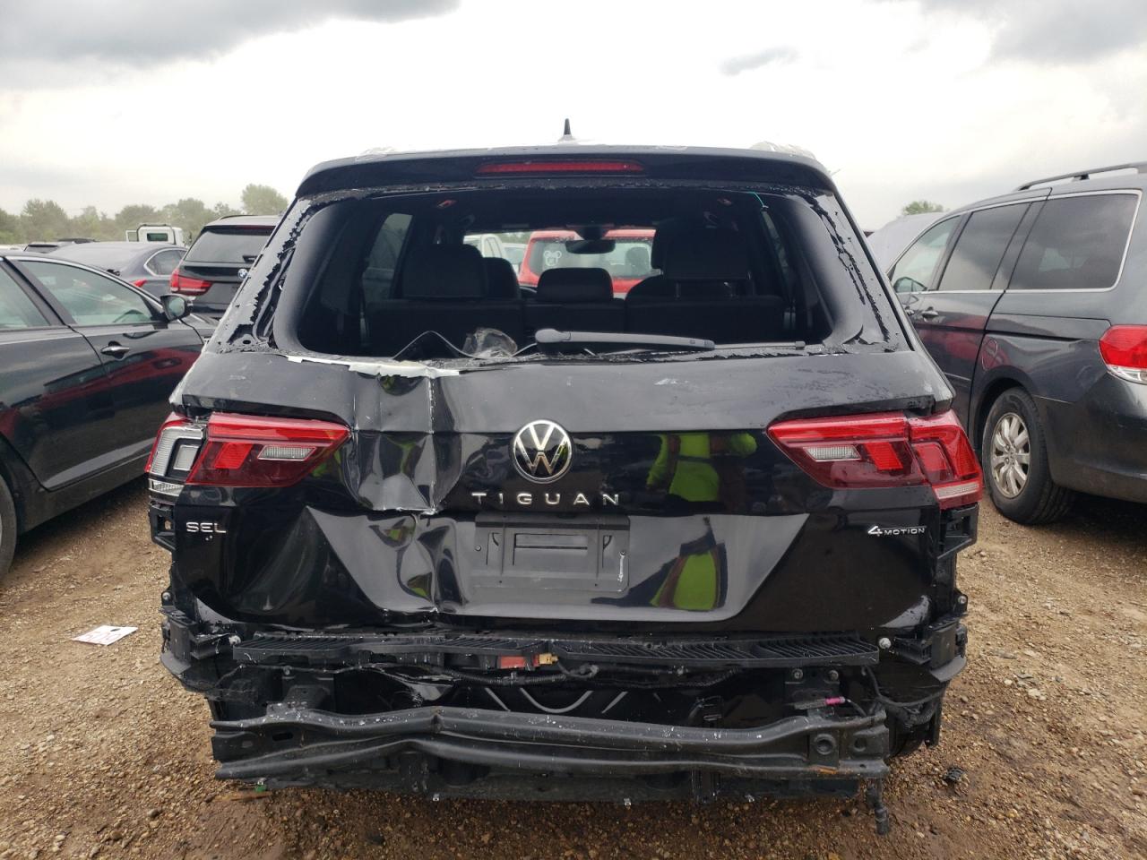 3VV4B7AX3PM059228 2023 Volkswagen Tiguan Sel R-Line Black