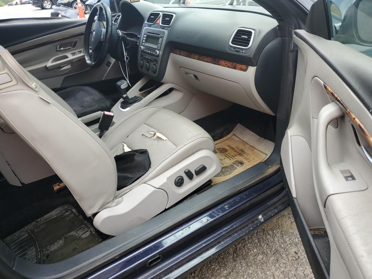 WVWFA71F17V034397 2007 Volkswagen Eos 2.0T Luxury