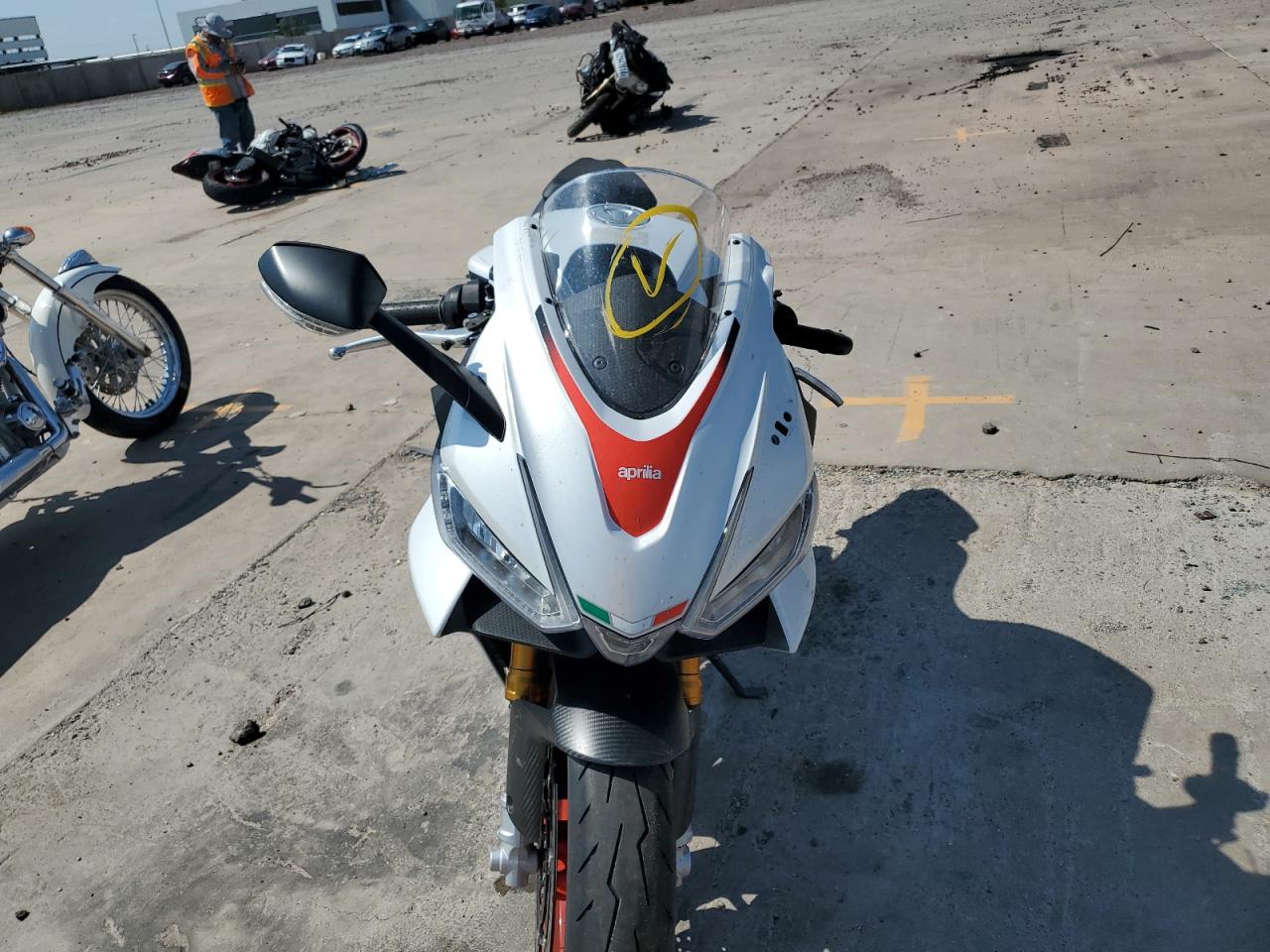 APRILIA RS 660 EXT 2024 white  gas ZD4KSUR00RS000096 photo #3