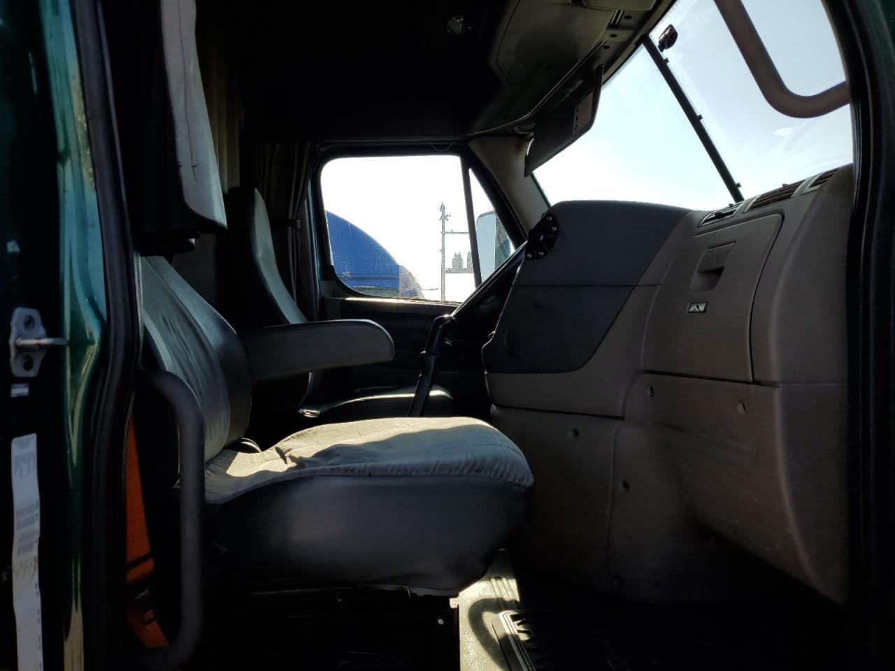 Lot #2750945333 2014 FREIGHTLINER CASCADIA 1