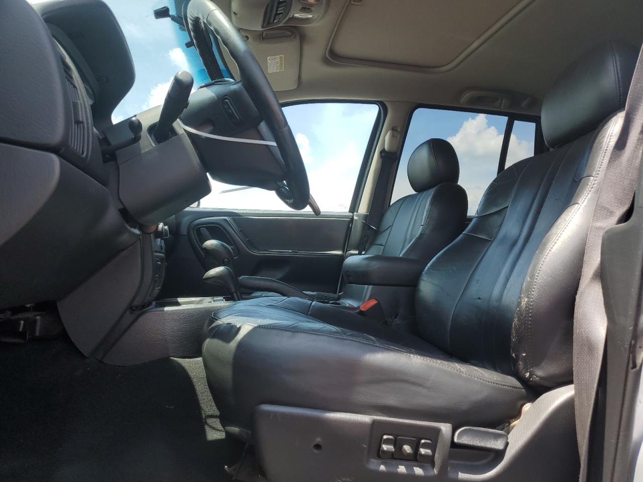 1J4GW48SX4C122647 2004 Jeep Grand Cherokee Laredo