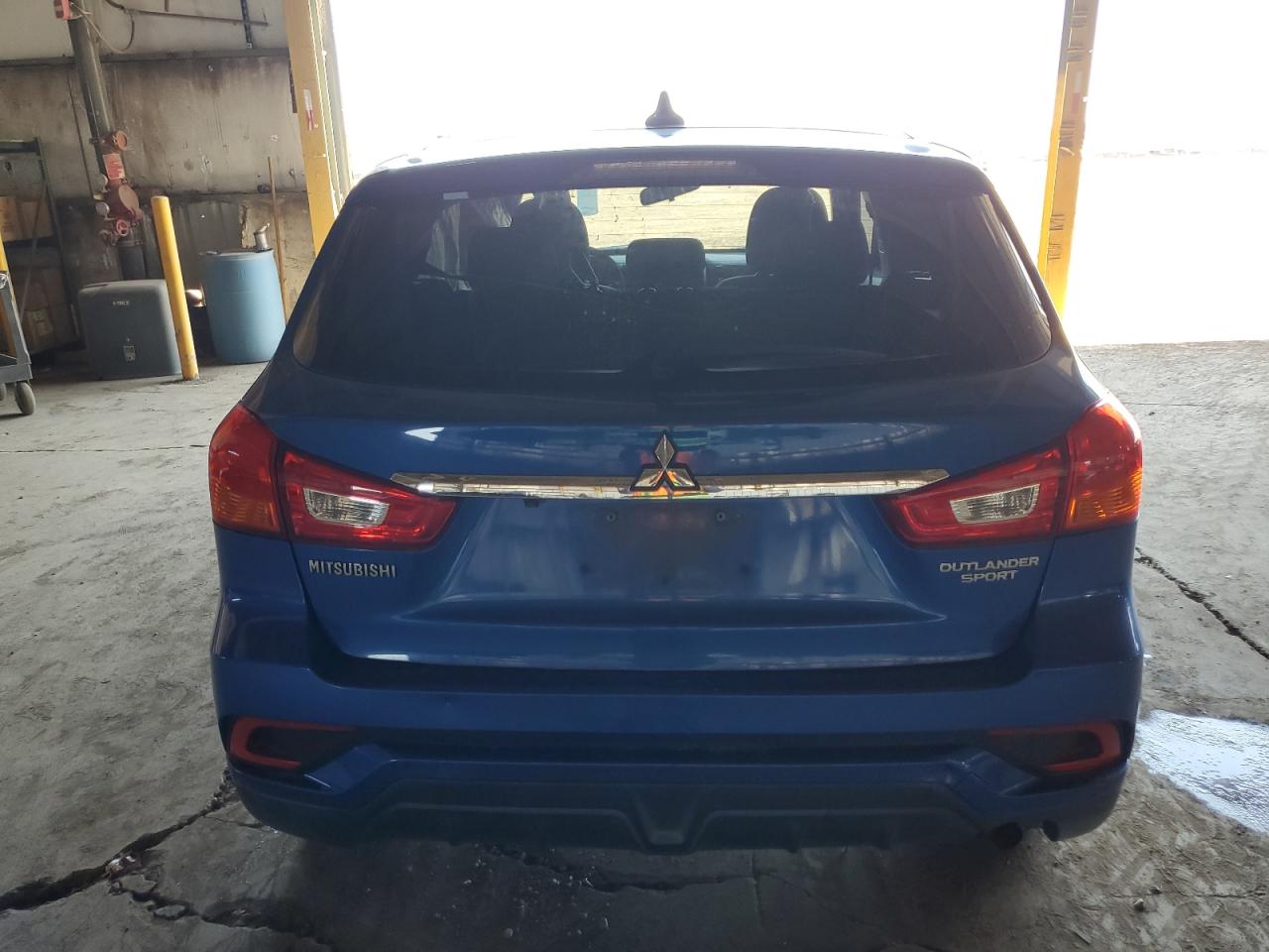 2018 Mitsubishi Outlander Sport Es vin: JA4AP3AUXJU018450